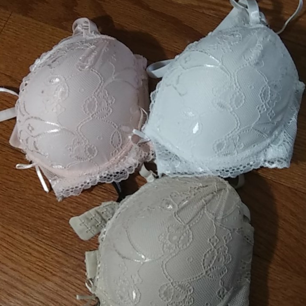 Bras - Picture 3 of 3